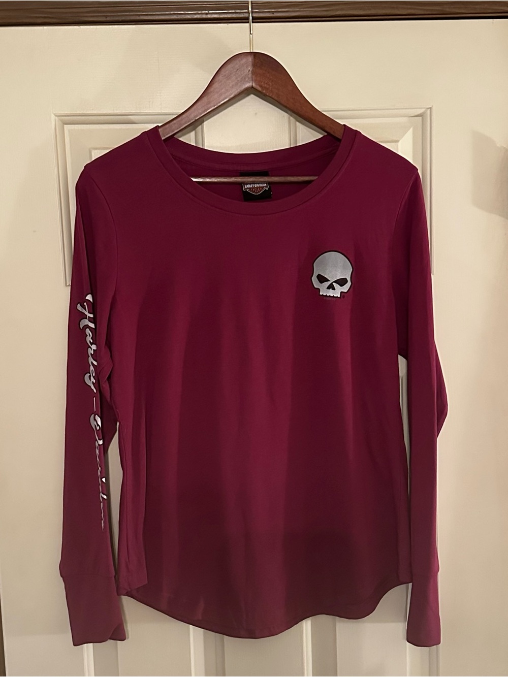 Harley-Davidson Women's Burgundy Black Wolf Long Sleeve Tee - Picture 2 of 3